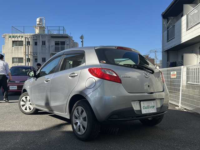 マツダ デミオ 13C スマートエディション 宮崎県 2011(平23)年 11.7万km アルミニウムメタリック 社外ＳＤナビ　ワンセグテレビ　Ｂｌｕｅｔｏｏｔｈ　ＥＴＣ　純正フロアマット　ＡＢＳ　ＣＤチェンジャー　パワーウィンドウ　パワーステアリング