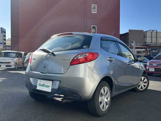 マツダ デミオ 13C スマートエディション 宮崎県 2011(平23)年 11.7万km アルミニウムメタリック 社外ＳＤナビ　ワンセグテレビ　Ｂｌｕｅｔｏｏｔｈ　ＥＴＣ　純正フロアマット　ＡＢＳ　ＣＤチェンジャー　パワーウィンドウ　パワーステアリング