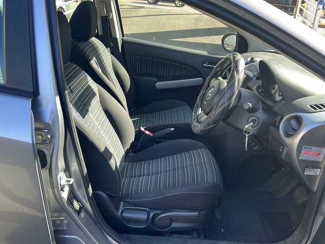 マツダ デミオ 13C スマートエディション 宮崎県 2011(平23)年 11.7万km アルミニウムメタリック 社外ＳＤナビ　ワンセグテレビ　Ｂｌｕｅｔｏｏｔｈ　ＥＴＣ　純正フロアマット　ＡＢＳ　ＣＤチェンジャー　パワーウィンドウ　パワーステアリング