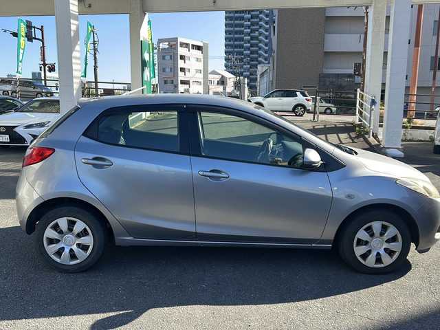 マツダ デミオ 13C スマートエディション 宮崎県 2011(平23)年 11.7万km アルミニウムメタリック 社外ＳＤナビ　ワンセグテレビ　Ｂｌｕｅｔｏｏｔｈ　ＥＴＣ　純正フロアマット　ＡＢＳ　ＣＤチェンジャー　パワーウィンドウ　パワーステアリング