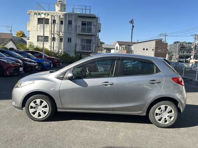 マツダ デミオ 13C スマートエディション 宮崎県 2011(平23)年 11.7万km アルミニウムメタリック 社外ＳＤナビ　ワンセグテレビ　Ｂｌｕｅｔｏｏｔｈ　ＥＴＣ　純正フロアマット　ＡＢＳ　ＣＤチェンジャー　パワーウィンドウ　パワーステアリング