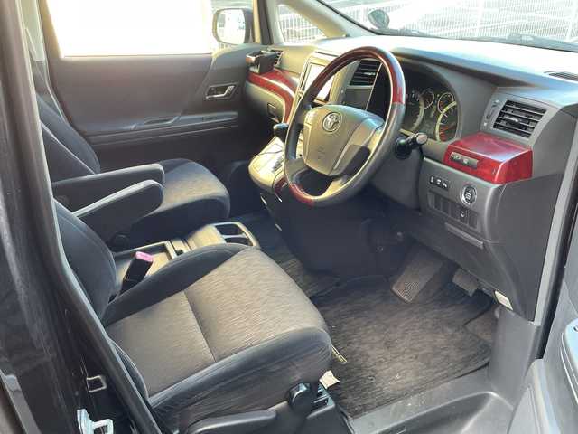 トヨタ アルファード 240S 道央・札幌 2008(平20)年 15.2万km ブラック ４WD/社外SDナビ(AM/FM)/フルセグ(走行中視聴可能)/プッシュスタート/ウインカーミラー/オートライト/フォグランプ/ドアバイザー/ステアリングスイッチ/純正フロアマット/ETC/両側パワースライドドア/盗難防止装置/横滑り防止装置/イルミネーションコントロール/フロントデアイサー/電動格納ミラー/バニティミラー/防眩ミラー/オーバーヘッドコンソール/社外エンジンスターター/スペアキー×１/積込夏タイヤ/　　(純正AW 235/50R18 21年製 溝3mm)