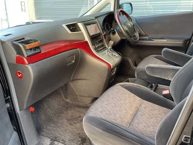 トヨタ アルファード 240S 道央・札幌 2008(平20)年 15.2万km ブラック ４WD/社外SDナビ(AM/FM)/フルセグ(走行中視聴可能)/プッシュスタート/ウインカーミラー/オートライト/フォグランプ/ドアバイザー/ステアリングスイッチ/純正フロアマット/ETC/両側パワースライドドア/盗難防止装置/横滑り防止装置/イルミネーションコントロール/フロントデアイサー/電動格納ミラー/バニティミラー/防眩ミラー/オーバーヘッドコンソール/社外エンジンスターター/スペアキー×１/積込夏タイヤ/　　(純正AW 235/50R18 21年製 溝3mm)