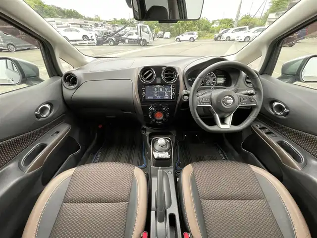 日産 ノート e－パワー メダリスト 愛媛県 2018(平30)年 3.8万km ダークメタルグレー 純正ナビ/純正15インチアルミホイール/純正マット/フルセグテレビ/ABS/横滑り防止/コーナーセンサー/レーンキープアシスト/盗難防止装置/オートライト/衝突被害軽減システム/ドライブレコーダー/Bluetooth