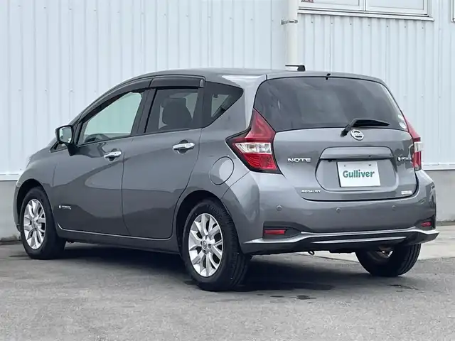 日産 ノート e－パワー メダリスト 愛媛県 2018(平30)年 3.8万km ダークメタルグレー 純正ナビ/純正15インチアルミホイール/純正マット/フルセグテレビ/ABS/横滑り防止/コーナーセンサー/レーンキープアシスト/盗難防止装置/オートライト/衝突被害軽減システム/ドライブレコーダー/Bluetooth