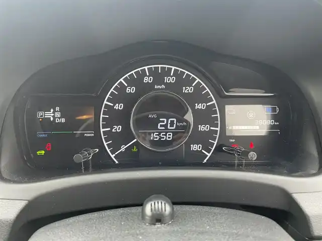 日産 ノート e－パワー メダリスト 愛媛県 2018(平30)年 3.8万km ダークメタルグレー 純正ナビ/純正15インチアルミホイール/純正マット/フルセグテレビ/ABS/横滑り防止/コーナーセンサー/レーンキープアシスト/盗難防止装置/オートライト/衝突被害軽減システム/ドライブレコーダー/Bluetooth