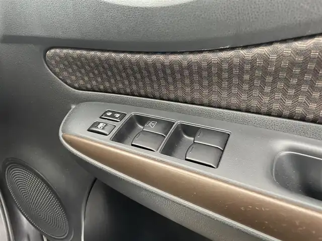 日産 ノート e－パワー メダリスト 愛媛県 2018(平30)年 3.8万km ダークメタルグレー 純正ナビ/純正15インチアルミホイール/純正マット/フルセグテレビ/ABS/横滑り防止/コーナーセンサー/レーンキープアシスト/盗難防止装置/オートライト/衝突被害軽減システム/ドライブレコーダー/Bluetooth