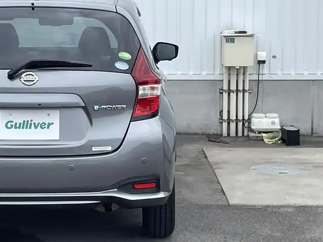 日産 ノート e－パワー メダリスト 愛媛県 2018(平30)年 3.8万km ダークメタルグレー 登録時38080km/純正メモリーナビ/Bluetooth/フルセグ/アラウンドビューモニター/バックカメラ/エマージェンシーブレーキ/車線逸脱警報/踏み間違え防止アシスト/レーダークルーズコントロール/LEDオートマチックハイビーム/ハーフレザーシート/スマートキー/ETC/ドライブレコーダー/禁煙車