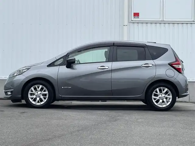 日産 ノート e－パワー メダリスト 愛媛県 2018(平30)年 3.8万km ダークメタルグレー 登録時38080km/純正メモリーナビ/Bluetooth/フルセグ/アラウンドビューモニター/バックカメラ/エマージェンシーブレーキ/車線逸脱警報/踏み間違え防止アシスト/レーダークルーズコントロール/LEDオートマチックハイビーム/ハーフレザーシート/スマートキー/ETC/ドライブレコーダー/禁煙車