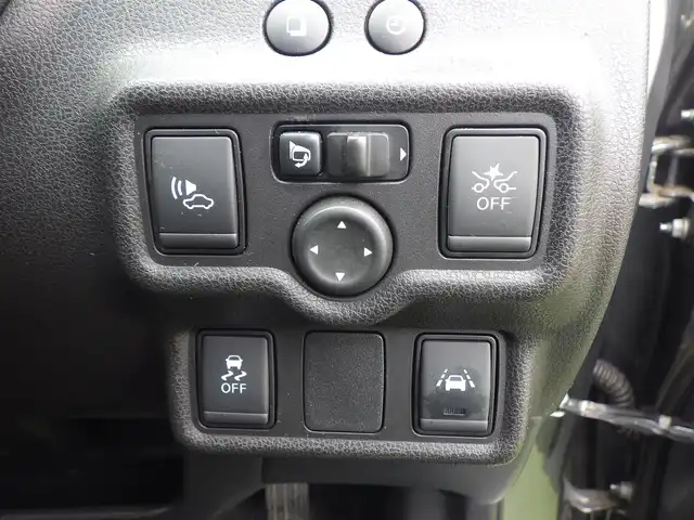 日産 ノート e－パワー メダリスト 千葉県 2018(平30)年 3.9万km ダークメタルグレー エマージェンシーブレーキ/インテリジェントルームミラー/純正SDナビ/地デジTV/【DVD/CD再生機能　Bluetooth接続】/アラウンドビューモニター/革巻きステアリング/ステアリングスイッチ/ETC/LEDヘッドライト/フォグライト/ウインカーミラー/コーナーセンサー/純正15インチアルミホイル/インテリジェントキー