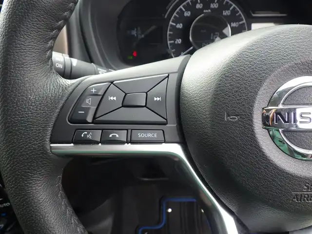日産 ノート e－パワー メダリスト 千葉県 2018(平30)年 3.9万km ダークメタルグレー エマージェンシーブレーキ/インテリジェントルームミラー/純正SDナビ/地デジTV/【DVD/CD再生機能　Bluetooth接続】/アラウンドビューモニター/革巻きステアリング/ステアリングスイッチ/ETC/LEDヘッドライト/フォグライト/ウインカーミラー/コーナーセンサー/純正15インチアルミホイル/インテリジェントキー