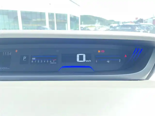 ホンダ フリード＋ G ホンダセンシング 鹿児島県 2021(令3)年 2.5万km プラチナホワイトパール ホンダセンシング/純正ナビVXM-214VFi/（フルセグTV/Bluetooth）/バックカメラ/両側パワースライドドア/レーダークルーズコントロール/LEDヘッドライト/シートヒーター/スマートキー/ETC