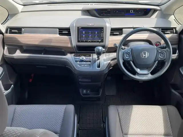 ホンダ フリード＋ G ホンダセンシング 鹿児島県 2021(令3)年 2.5万km プラチナホワイトパール ホンダセンシング/純正ナビVXM-214VFi/（フルセグTV/Bluetooth）/バックカメラ/両側パワースライドドア/レーダークルーズコントロール/LEDヘッドライト/シートヒーター/スマートキー/ETC