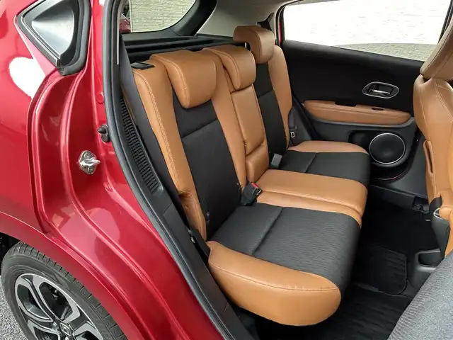 ホンダ ヴェゼル ハイブリッド Z ホンダセンシング 大阪府 2018(平30)年 10万km プレミアムクリスタルレッドM １オーナー/純正ナビ/（フルセグ／ＢＴ／ＣＤ／ＤＶＤ）/バックカメラ/クルーズコントロール/衝突被害軽減システム/レーンキープアシスト/横滑り機能/ハーフレザーシート/前席シートヒーター/純正ＡＷ/純正フロアマット/ドラレコ/ＥＴＣ