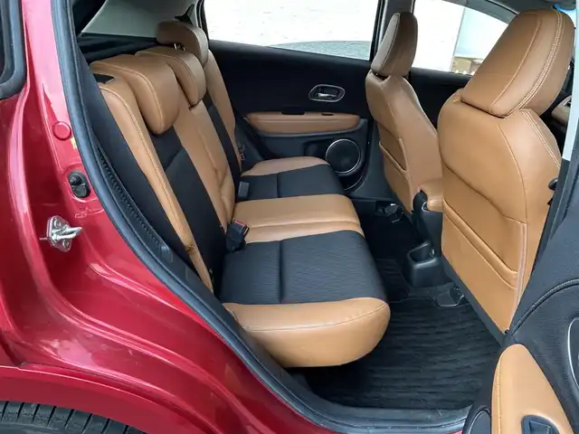 ホンダ ヴェゼル ハイブリッド Z ホンダセンシング 大阪府 2018(平30)年 10万km プレミアムクリスタルレッドM １オーナー/純正ナビ/（フルセグ／ＢＴ／ＣＤ／ＤＶＤ）/バックカメラ/クルーズコントロール/衝突被害軽減システム/レーンキープアシスト/横滑り機能/ハーフレザーシート/前席シートヒーター/純正ＡＷ/純正フロアマット/ドラレコ/ＥＴＣ