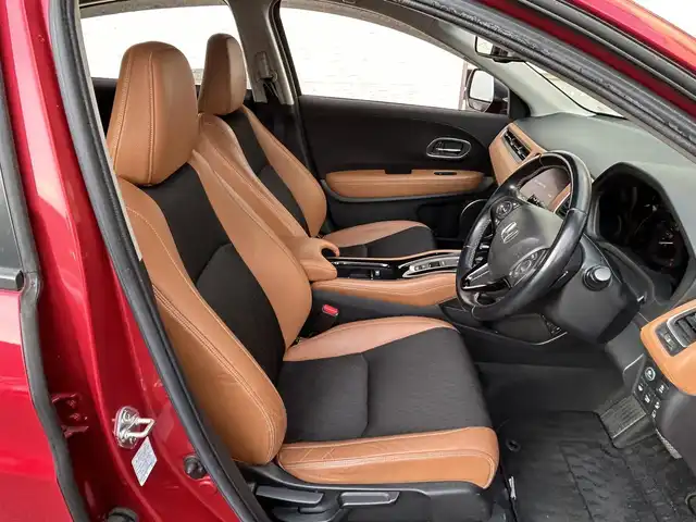 ホンダ ヴェゼル ハイブリッド Z ホンダセンシング 大阪府 2018(平30)年 10万km プレミアムクリスタルレッドM １オーナー/純正ナビ/（フルセグ／ＢＴ／ＣＤ／ＤＶＤ）/バックカメラ/クルーズコントロール/衝突被害軽減システム/レーンキープアシスト/横滑り機能/ハーフレザーシート/前席シートヒーター/純正ＡＷ/純正フロアマット/ドラレコ/ＥＴＣ