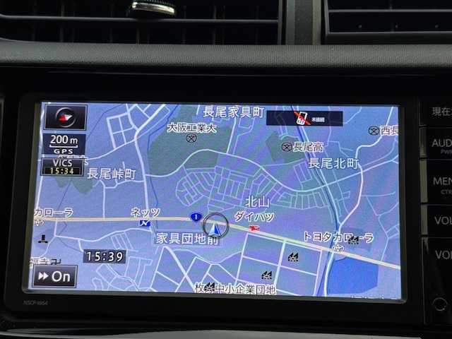 トヨタ アクア S 大阪府 2015(平27)年 4.3万km スーパーホワイトⅡ /禁煙車//純正ＳＤナビ(NSCP-W64)//SD/CD/TV/BT/AUX//バックカメラ//前後ドライブレコーダー(TZ-D205W)//プッシュスタートボタン//ビルトインＥＴＣ//オートライト//社外アルミホイール//スマートキー//スペアキー//AAC//純正フロアマット