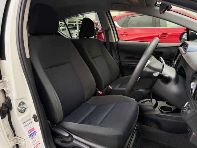 トヨタ アクア S 大阪府 2015(平27)年 4.3万km スーパーホワイトⅡ /禁煙車//純正ＳＤナビ(NSCP-W64)//SD/CD/TV/BT/AUX//バックカメラ//前後ドライブレコーダー(TZ-D205W)//プッシュスタートボタン//ビルトインＥＴＣ//オートライト//社外アルミホイール//スマートキー//スペアキー//AAC//純正フロアマット