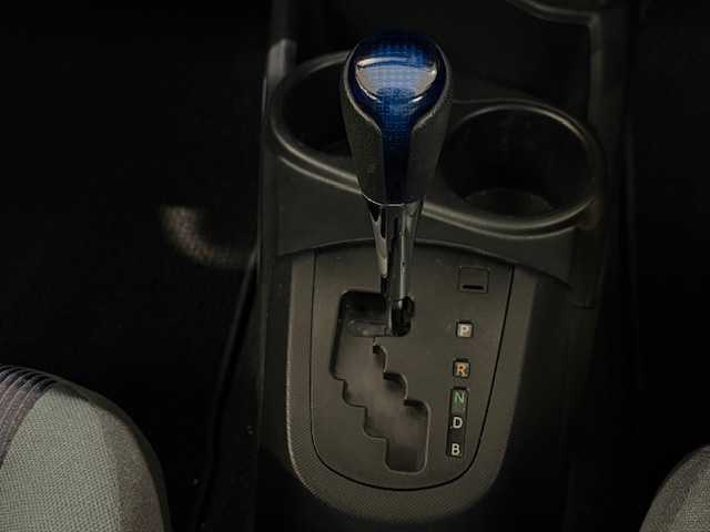 トヨタ アクア S 大阪府 2015(平27)年 4.3万km スーパーホワイトⅡ /禁煙車//純正ＳＤナビ(NSCP-W64)//SD/CD/TV/BT/AUX//バックカメラ//前後ドライブレコーダー(TZ-D205W)//プッシュスタートボタン//ビルトインＥＴＣ//オートライト//社外アルミホイール//スマートキー//スペアキー//AAC//純正フロアマット