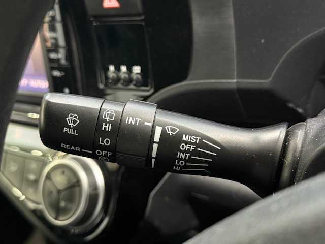 トヨタ アクア S 大阪府 2015(平27)年 4.3万km スーパーホワイトⅡ /禁煙車//純正ＳＤナビ(NSCP-W64)//SD/CD/TV/BT/AUX//バックカメラ//前後ドライブレコーダー(TZ-D205W)//プッシュスタートボタン//ビルトインＥＴＣ//オートライト//社外アルミホイール//スマートキー//スペアキー//AAC//純正フロアマット