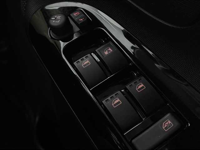 ダイハツ ムーヴ キャンバス X ブラックインテリア リミテッド SAⅢ 宮城県 2021(令3)年 4.4万km パールホワイトⅢ/ナチュラルベージュマイカメタリック 2トーン 純正ナビ　/全周囲カメラ　/両側パワースライドドア　/衝突被害軽減ブレーキ　/車線逸脱警報　/オートハイビーム　/フロントウィンドウ熱線　/ナビ連動ドライブレコーダー　/ＥＴＣ　/シートヒーター　/ＥＧスターター/フルセグTV/Bluetoothオーディオ/CD/DVD再生　/禁煙