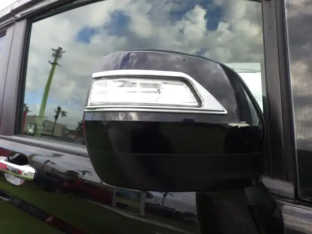 ホンダ ステップワゴン スパーダ Z 千葉県 2011(平23)年 5万km プレミアムブラキッシュパール 社外メモリーナビ/地デジTV/【DVD/CD再生機能　Bluetooth接続】/バックカメラ/革巻きステアリング/パドルシフト/ETC/HIDヘッドライト/フォグライト/ウインカーミラー/社外18インチアルミホイル/スマートキー