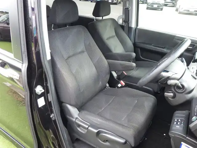 ホンダ ステップワゴン スパーダ Z 千葉県 2011(平23)年 5万km プレミアムブラキッシュパール 社外メモリーナビ/地デジTV/【DVD/CD再生機能　Bluetooth接続】/バックカメラ/革巻きステアリング/パドルシフト/ETC/HIDヘッドライト/フォグライト/ウインカーミラー/社外18インチアルミホイル/スマートキー