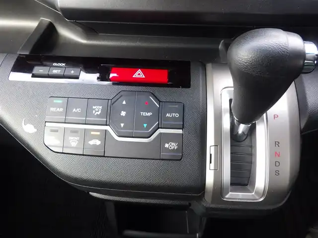 ホンダ ステップワゴン スパーダ Z 千葉県 2011(平23)年 5万km プレミアムブラキッシュパール 社外メモリーナビ/地デジTV/【DVD/CD再生機能　Bluetooth接続】/バックカメラ/革巻きステアリング/パドルシフト/ETC/HIDヘッドライト/フォグライト/ウインカーミラー/社外18インチアルミホイル/スマートキー