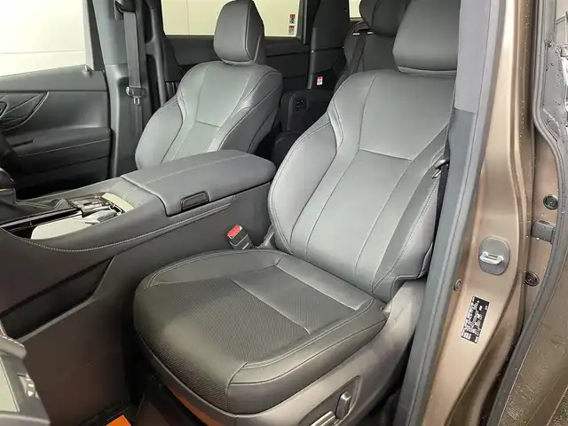 トヨタ アルファード Z 福島県 2025(令7)年 0.1千km ゴールド ワンオーナー/純正14インチディスプレイオーディオ/AM/FM/BT/USB/HDMI/フルセグTV/トヨタセーフティセンス/トヨタ チームメイト/左右独立ムーンルーフ/ユニバーサルステップ/パノラミックビューモニター/ブラインドスポットモニター/クリアランスソナー/デジタルインナーミラー/カラーヘッドアップディスプレイ/レーダークルーズコントロール/黒レザーシート/パワーシート/シートヒーター/エアシート/ステアリングヒーター/ステアリングリモコン/オートハイビーム/3眼LEDヘッドライト/ビルトインETC 2.0/置くだけ充電