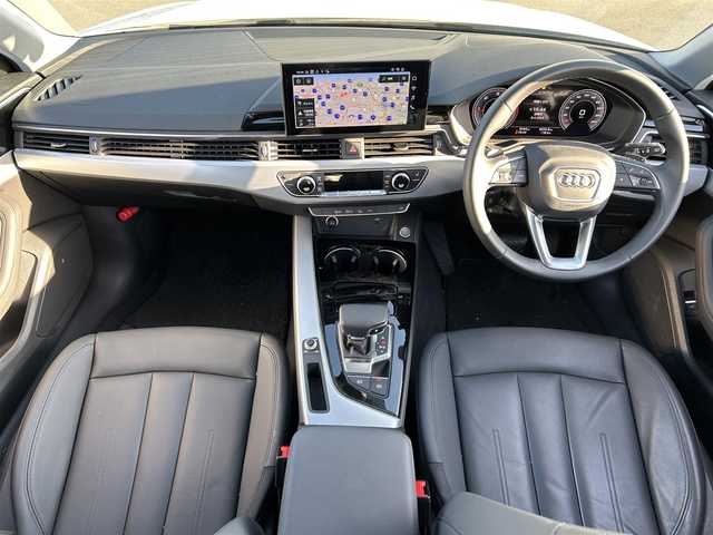 アウディ Ａ４ アバント 35TDI アドバンスド 東京都 2022(令4)年 0.7万km 白 ワンオーナー/Audi Safety & Driver Assistance/・アウディプレセンス/・サイドアシスト/・パークアシスト/・アクティブレーンアシスト/・トラフィックジャムアシスト/・サラウンドビューカメラ/プッシュスタート/アイドリングストップ/パドルシフト/純正ナビ/ETC2.0/前後ドライブレコーダー/ルーフレール/レザーシート/パワーシート/運転席シートメモリー機能/シートヒーター/オートマチックテールゲート/LEDヘッドライト/オートライト/17インチ純正アルミホイール