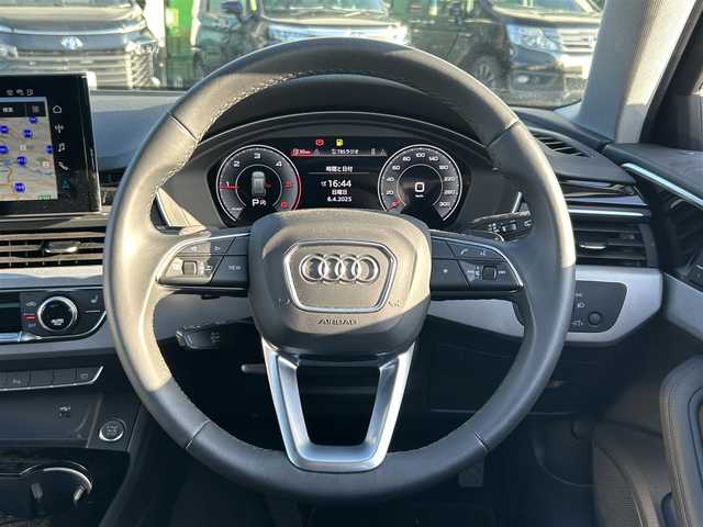 アウディ Ａ４ アバント 35TDI アドバンスド 東京都 2022(令4)年 0.7万km 白 ワンオーナー/Audi Safety & Driver Assistance/・アウディプレセンス/・サイドアシスト/・パークアシスト/・アクティブレーンアシスト/・トラフィックジャムアシスト/・サラウンドビューカメラ/プッシュスタート/アイドリングストップ/パドルシフト/純正ナビ/ETC2.0/前後ドライブレコーダー/ルーフレール/レザーシート/パワーシート/運転席シートメモリー機能/シートヒーター/オートマチックテールゲート/LEDヘッドライト/オートライト/17インチ純正アルミホイール