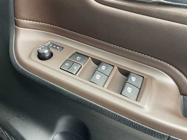 トヨタ エスクァイア ハイブリッド Gi 宮城県 2016(平28)年 2.6万km ボルドーマイカメタリック 純正９型ナビ　/両側パワースライドドア　/合皮シート　/シートヒーター　/バックモニター　/プリクラッシュセーフティ　/レーンディパーチャーアラート　/オートマチックハイビーム　/ＥＴＣ　/ＬＥＤヘッドランプ　/フルセグTV/Bluetoothオーディオ/禁煙車