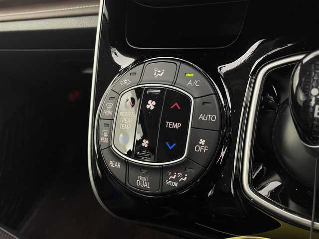 トヨタ エスクァイア ハイブリッド Gi 宮城県 2016(平28)年 2.6万km ボルドーマイカメタリック 純正９型ナビ　/両側パワースライドドア　/合皮シート　/シートヒーター　/バックモニター　/プリクラッシュセーフティ　/レーンディパーチャーアラート　/オートマチックハイビーム　/ＥＴＣ　/ＬＥＤヘッドランプ　/フルセグTV/Bluetoothオーディオ/禁煙車