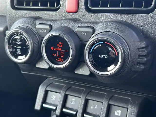 スズキ ジムニー XC 道南・函館 2021(令3)年 0.9万km ブリスクブルーメタリック/ブラック2トーンルーフ 社外ナビ/フルセグＴＶ/衝突軽減ブレーキ/夏冬タイヤ/バックカメラ/クルーズコントロール/車線逸脱警報装置/シートヒーター/ヘッドライトウォッシャー/オートライト/ダウンヒルコントロールアシスト