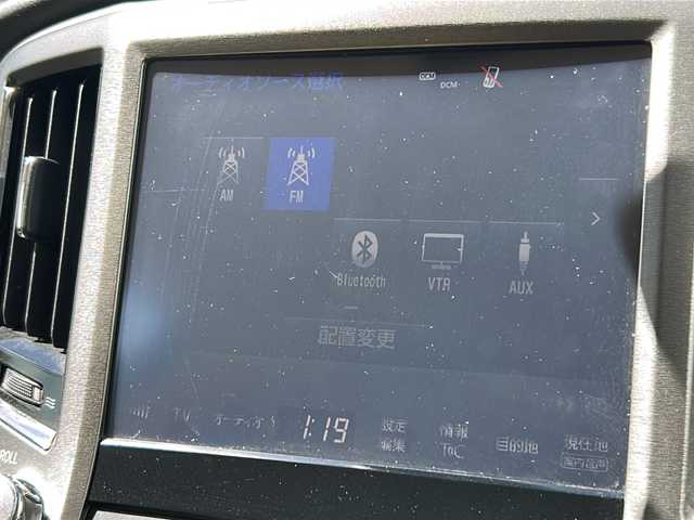トヨタ クラウン マジェスタ Fバージョン 福岡県 2017(平29)年 7.7万km ホワイトパールクリスタルシャイン ・OPベージュシート/・メーカーナビ/-BT/ワンセグTV/CD/DVD/ブルーレイ/USB/SD/HUX/FM/AM/・バックカメラ/・運転席メモリシート/・全席パワーシート/シートヒーター/・前席エアシート/・ハンドルヒーター/・電動チルト/テレスコピックステアリング/・レーダークルーズコントロール/・BSM/・純正ドライブレコーダー【DRD-H66】/・レーダー探知機/・車線逸脱警報/・衝突軽減ブレーキ/・ETC２．０/・サンシェード/・ISOFIX/・LEDヘッドライト/・純正アルミ18インチ/・純正フロアマット/・オートライト