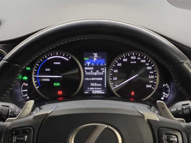レクサス ＮＸ 300h Iパッケージ 島根県 2015(平27)年 5.4万km ソニッククォーツ ハイブリッド/FF/MTモード付フロアCVT/純正 7型ナビ/（AM/FM/CD/DVD/Blu-ray/SDREC/SD/USB/Bluetooth/VTR/AUX/TV）/バックガイド & サイドモニター/ドライブレコーダー 前方/ビルトイン ETC/安全装備/・【OP】クリアランスソナー & バックソナー/・電子制御パーキングブレーキ/・横滑り防止機能/装備/・【OP】パワーバックドア/・黒レザー（L-tex）シート/・シートヒーター（D/N）/・ステアリングヒーター/・パワーシート（D8way&電動ランバーサポート/N8way）/・クルーズコントロール/・3眼LEDヘッドライト/・オートライトシステム/・電動チルト & テレスコピック ステアリングコラム/・左右独立オートエアコン/・【OP】225/60R18タイヤ & 18 x 7.5J AW/・【OP】スペアタイヤ（応急用タイヤ）/・プッシュスタート/・予備スマートキーx1