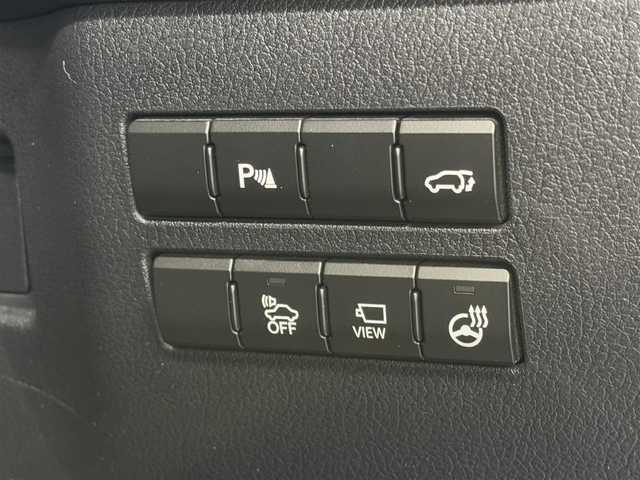 レクサス ＮＸ 300h Iパッケージ 島根県 2015(平27)年 5.4万km ソニッククォーツ ハイブリッド/FF/MTモード付フロアCVT/純正 7型ナビ/（AM/FM/CD/DVD/Blu-ray/SDREC/SD/USB/Bluetooth/VTR/AUX/TV）/バックガイド & サイドモニター/ドライブレコーダー 前方/ビルトイン ETC/安全装備/・【OP】クリアランスソナー & バックソナー/・電子制御パーキングブレーキ/・横滑り防止機能/装備/・【OP】パワーバックドア/・黒レザー（L-tex）シート/・シートヒーター（D/N）/・ステアリングヒーター/・パワーシート（D8way&電動ランバーサポート/N8way）/・クルーズコントロール/・3眼LEDヘッドライト/・オートライトシステム/・電動チルト & テレスコピック ステアリングコラム/・左右独立オートエアコン/・【OP】225/60R18タイヤ & 18 x 7.5J AW/・【OP】スペアタイヤ（応急用タイヤ）/・プッシュスタート/・予備スマートキーx1