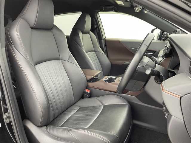 トヨタ ハリアー G 富山県 2022(令4)年 4.5万km ブラック 純正ディスプレイオーディオ（AM/FM/BT/USB）/バックカメラ/ドライブレコーダー/デジタルインナーミラー/ハーフレザーシート/衝突被害軽減システム/レーダークルーズコントロール/レーンキープアシスト/コーナーセンサー/横滑り防止装置/オートLEDライト/フォグライト/社外アルミホイール/純正フロアマット/革巻きステアリング/ステアリングスイッチ/スマートキー