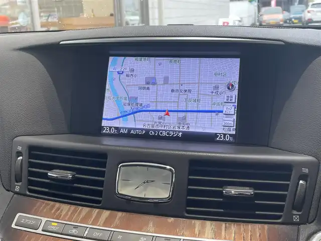 日産 シーマ ハイブリッド VIP 愛知県 2014(平26)年 11.9万km スーパーブラック サンルーフ/レザーシート/前席シートヒーター/前席シートベンチレーション/前席シパワーシート/運転席メモリシート/助手席オットマン/メーカーナビ/・地デジテTV/DVD/バックカメラ/ETC/レーダークルーズコントロール/左右独立エアコン/純正18インチAW/社外AWスタッドレスタイヤ積み込み（245/50/R18）/スペアタイヤ/HIDヘッドランプ/電動リヤサンシェード/スマートキー＆プッシュスタート/電動チルトステアリング