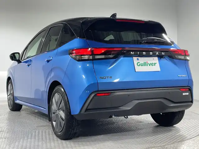 日産 ノート X 神奈川県 2021(令3)年 2.9万km ビビットブルー / スーパーブラック 2トーン 純正10インチコネクトナビ/・BLUETOOTH/USB/HDMI/フルセグTV/Apple Car play/ブラックルーフ/ワイヤレス充電/インテリジェントルームミラー/インテリジェントアラウンドビューモニター/エマージェンシーブレーキ/オートハイビーム/フロアマット/電動パーキングブレーキ/社外前方ドライブレコーダー/ビルトインETC/スマートキー/LEDライト