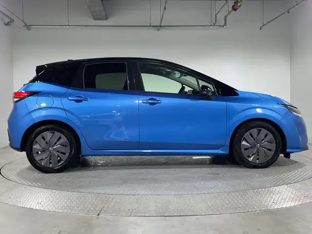 日産 ノート X 神奈川県 2021(令3)年 2.9万km ビビットブルー / スーパーブラック 2トーン 純正10インチコネクトナビ/・BLUETOOTH/USB/HDMI/フルセグTV/Apple Car play/ブラックルーフ/ワイヤレス充電/インテリジェントルームミラー/インテリジェントアラウンドビューモニター/エマージェンシーブレーキ/オートハイビーム/フロアマット/電動パーキングブレーキ/社外前方ドライブレコーダー/ビルトインETC/スマートキー/LEDライト