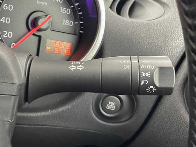 日産 フェアレディ Ｚ バージョンST 埼玉県 2009(平21)年 7.8万km ブレードシルバー 純正ナビ　バックカメラ　ＢＯＳＥサウンド　グレーレザーシート　シートヒーター　ＤＶＤ　オートライト　スマートキー　純正アルミホイール　純正フロアマット　オートエアコン　プッシュスタート　地デジＴＶ