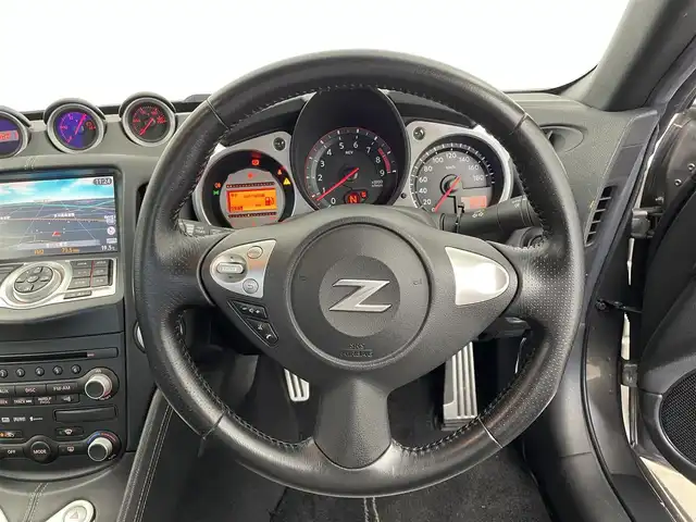 日産 フェアレディ Ｚ バージョンST 埼玉県 2009(平21)年 7.8万km ブレードシルバー 純正ナビ　バックカメラ　ＢＯＳＥサウンド　グレーレザーシート　シートヒーター　ＤＶＤ　オートライト　スマートキー　純正アルミホイール　純正フロアマット　オートエアコン　プッシュスタート　地デジＴＶ