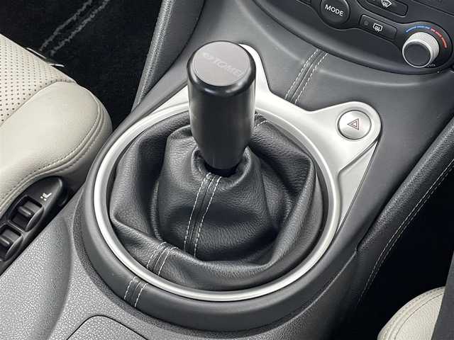 日産 フェアレディ Ｚ バージョンST 埼玉県 2009(平21)年 7.8万km ブレードシルバー 純正ナビ　バックカメラ　ＢＯＳＥサウンド　グレーレザーシート　シートヒーター　ＤＶＤ　オートライト　スマートキー　純正アルミホイール　純正フロアマット　オートエアコン　プッシュスタート　地デジＴＶ