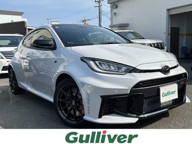 トヨタ ＧＲヤリス RZ ハイパフォーマンス 福岡県 2025(令7)年 0.1万km未満 プラチナホワイトパールマイカ ワンオーナー/純正メモリーナビ/純正USB/BT/Miracast/JBLサウンド/バックモニター/レーダークルーズコントロール/純正18インチAW/LEDヘッドライト/ハーフレザーシート/前席シートヒーター/ステアリングヒーター/ビルトインETC/トヨタセーフティセンス/コーナーセンサー/オートハイビーム/オート電格ミラー/プッシュスタート/スペアキー/保証書/取扱説明書