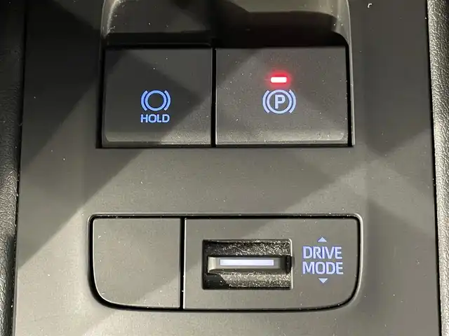 トヨタ ハリアー G 愛知県 2021(令3)年 3.5万km ブラック 純正ディスプレイオーディオ/ナビキッド/テレビキッド/バックカメラ/純正ドライブレコーダー/レーダークルーズコントロール/ビルトインETC/LEDヘッドライト/クリアランスソナー/スペアスマートキー1本