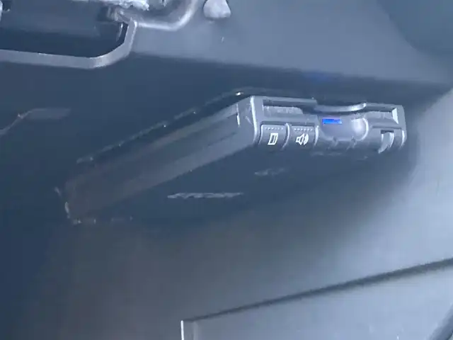 日産 ノート ニスモS 香川県 2017(平29)年 6.7万km ホワイト 純正メモリナビ（MM317D-W ）/・Bluetooth接続/・フルセグTV/・AM/FM/・CD/DVD/バックカメラ/LEDヘッドライト/純正17インチアルミホイール/純正ドアバイザー/純正フロアマット/ETC/プッシュスタート/スマートキー/HKSマフラー/HR16DEエンジン（ニスモ専用チューン）/車速感応電動パワーステアリング/ニスモ専用フロアバンパー/ニスモ専用チューニングスポーツサスペンション/ニスモ専用アルミ製アクセル・ブレーキ・クラッチペダル・アルミ製フットレスト/５MT