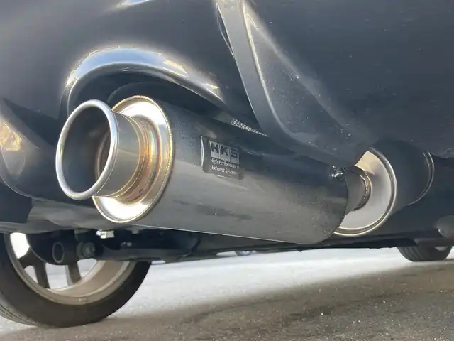 日産 ノート ニスモS 香川県 2017(平29)年 6.7万km ホワイト 純正メモリナビ（MM317D-W ）/・Bluetooth接続/・フルセグTV/・AM/FM/・CD/DVD/バックカメラ/LEDヘッドライト/純正17インチアルミホイール/純正ドアバイザー/純正フロアマット/ETC/プッシュスタート/スマートキー/HKSマフラー/HR16DEエンジン（ニスモ専用チューン）/車速感応電動パワーステアリング/ニスモ専用フロアバンパー/ニスモ専用チューニングスポーツサスペンション/ニスモ専用アルミ製アクセル・ブレーキ・クラッチペダル・アルミ製フットレスト/５MT