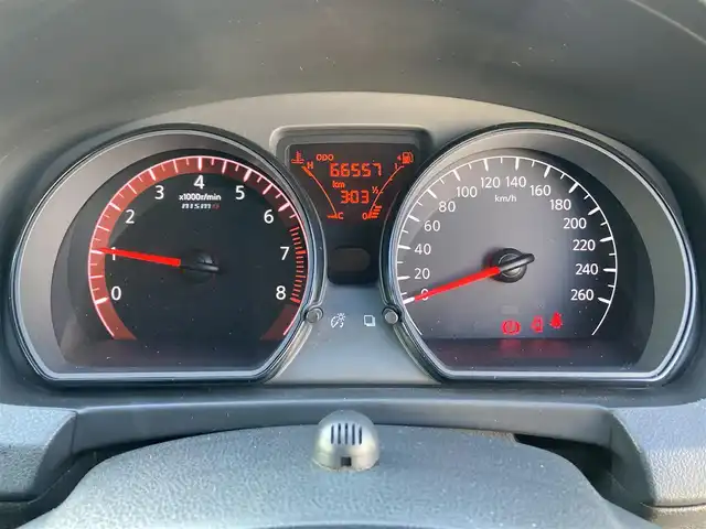 日産 ノート ニスモS 香川県 2017(平29)年 6.7万km ホワイト 純正メモリナビ（MM317D-W ）/・Bluetooth接続/・フルセグTV/・AM/FM/・CD/DVD/バックカメラ/LEDヘッドライト/純正17インチアルミホイール/純正ドアバイザー/純正フロアマット/ETC/プッシュスタート/スマートキー/HKSマフラー/HR16DEエンジン（ニスモ専用チューン）/車速感応電動パワーステアリング/ニスモ専用フロアバンパー/ニスモ専用チューニングスポーツサスペンション/ニスモ専用アルミ製アクセル・ブレーキ・クラッチペダル・アルミ製フットレスト/５MT