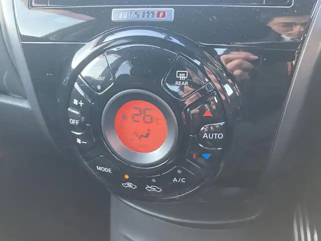 日産 ノート ニスモS 香川県 2017(平29)年 6.7万km ホワイト 純正メモリナビ（MM317D-W ）/・Bluetooth接続/・フルセグTV/・AM/FM/・CD/DVD/バックカメラ/LEDヘッドライト/純正17インチアルミホイール/純正ドアバイザー/純正フロアマット/ETC/プッシュスタート/スマートキー/HKSマフラー/HR16DEエンジン（ニスモ専用チューン）/車速感応電動パワーステアリング/ニスモ専用フロアバンパー/ニスモ専用チューニングスポーツサスペンション/ニスモ専用アルミ製アクセル・ブレーキ・クラッチペダル・アルミ製フットレスト/５MT